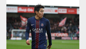 PSG, 거취 흔들리던 이강인 붙잡기 나선다…“재계약 목표”
