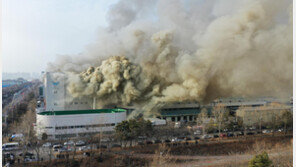 시흥 SPC공장 화재, 소방 당국 “1단계 진화 중”