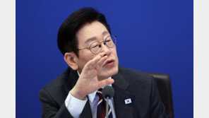 李 “주가 폭락하니까 좋아하는 사람들 있어”