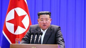 9차 당대회 임박한 北, 열병식 준비 장면 포착