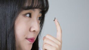 “귀찮아서 2주간 안 뺐다”…콘택트렌즈에 한쪽 눈 실명한 30대 여성