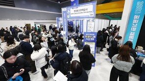 40대 연봉 18% 뛸 때 청년은 5%…벌어지는 세대 간 ‘임금의 벽’