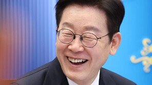 “지방선거, 여당에 힘 실어야” 52%…“야당 견제” 36%