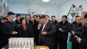 “빵 먹는 조선 민족을 만들자!” 김정은이 갑자기 빠다와 치즈에 꽂힌 이유[주성하의 ‘北토크’]