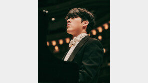 “골드베르크 변주곡 실황 앨범 내 영광”