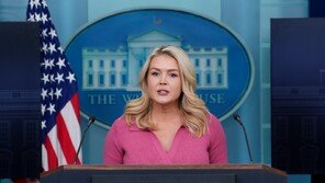 백악관 “내일 오만서 이란과 회담…외교적 접근이 최우선”