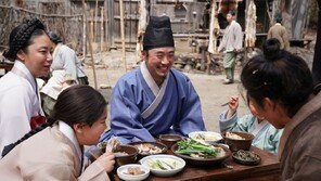 ‘왕사남’ 안재홍, 유해진과 티키타카 ‘환장 케미’…특출의 좋은 예