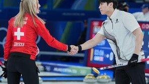 韓컬링 믹스더블 3연패, 메달 경쟁 빨간불…성화대 불붙기 전 한국 첫승 소식 전해질까