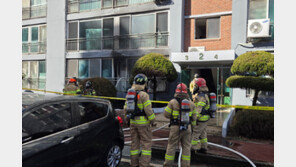 충남 서산 동문동 11층 아파트 1층서 불…8명 연기 흡입