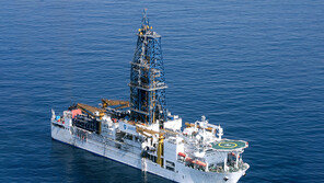 “日, 희토류 문제 없다” 다카이치 발언에…언론  ‘추출 난제’ 지적