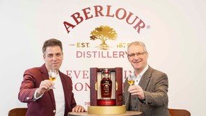 [인터뷰]아벨라워 50년 위스키 한국상륙… 40년 경력 위스키장인이 말하는 ‘맛의 비밀’