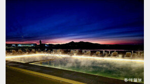 김이 모락모락 피어오르는 해수 온천 위로 떠오르는 태양 [전승훈 기자의 아트로드]