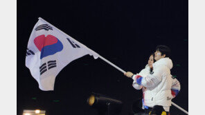 올림픽 사상 첫 ‘쿼드러플 개막식’… 각본 없는 빙판 드라마 시작됐다