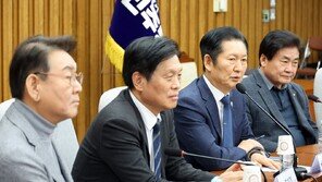 정청래, 12일 당 상임고문단 회동…‘합당’ 의견수렴 마무리 수순