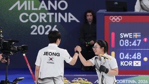 컬링 믹스더블 감격의 첫승…피겨 단체전 7위, 결선 좌절