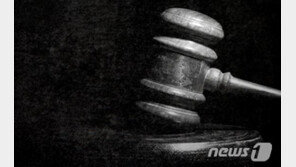 흉기로 88회 찔러 아내 살해한 70대 남편 징역 18년