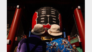 “日 호감 한국인 첫 50% 돌파…트럼프 ‘세계 악영향’ 응답 과반”