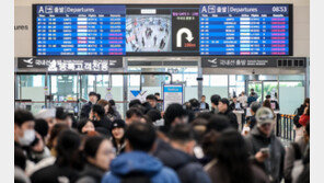 제주공항 활주로 제설 완료…오전 11시 운항 재개