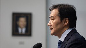 與친명계 더민주 “조국 정당 민주주의 깡그리 무시한 구시대 제왕적 총재 모습”