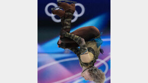 ‘금기의 피겨 기술’ 백플립, 50년만에 부활