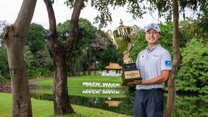 골프 조우영, 아시안투어 개막전 우승…“투어 생활에 큰 원동력”