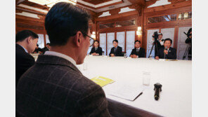 당정청, 대형마트 새벽배송 14년만에 푼다