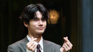 차은우·김선호 소속사 판타지오, 옹성우와 재계약 “전폭 지원”