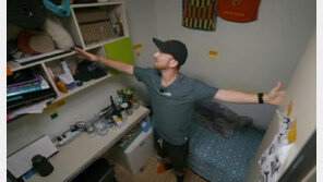 “이런 곳에서 산다고?”…美유튜버 한국 고시원 소개 화제