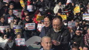 “강원특별법 개정안 통과 촉구” 김진태 삭발후 천막농성