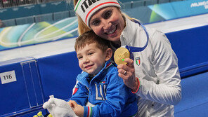 “엄마가 되면 더 강해진다”…네번째 올림픽서 신기록 우승