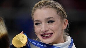 성소수자 정책 비판한 글렌 “트럼프 광팬들 협박”