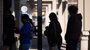 “첫 월급 20% 떼가도 좋다”…美서 ‘역채용 서비스’ 확산