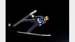 고소공포증 딛고 ‘106.5m’ 날았다…스키점프 금메달 반전 사연