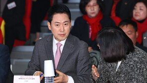 장동혁 “미래로 나아가야 선거 승리”…친한계 “변검술 떠올라”