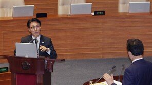 김민석, 文정부 부동산 정책에 “아쉬워”… 국토장관 “1·29 공급대책 재탕 지적 일리”