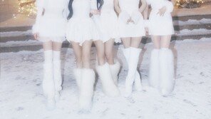 프로미스나인, 4월 1일 日 정식 데뷔