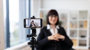 이제 유튜브·틱톡 속 ‘메가 스타’가 없다…개인화 알고리즘