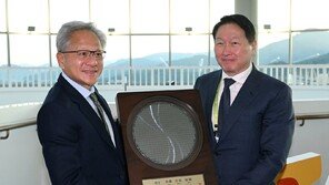 최태원-젠슨황, 美 ‘치맥 회동’…딸들도 동행 ‘주목’