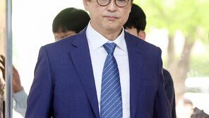 ‘삼성전자 기밀 유출’ 안승호 전 부사장, 1심 징역 3년
