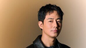 조인성, ‘비주얼’ 물려준 박정민에 “멋있는게 쉬운줄 알았나” 