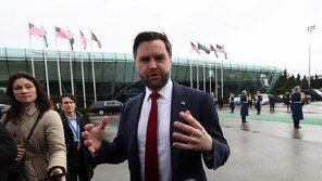 ‘집단 학살’ SNS 글 올렸다 삭제 …트럼프 이어 밴스도 “직원 실수”