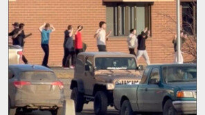 30여명 사상 총기난사에 加총리 일정도 취소