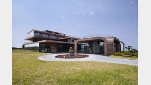 “욕먹어도 카톡광고 통했다” 카카오, 매출 8조·영업익 7000억 돌파