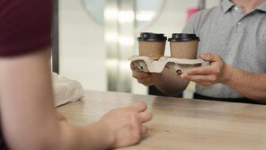 “커피 나오셨습니다→나왔습니다“…국민 93%, 과도한 높임 표현 ‘불편’