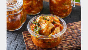 치솟는 원재료값에…중국산 김치 수입량 사상최대