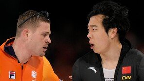 “중국선수, 내 길 막아… 꿈이 찢어졌다” 네덜란드 ‘빙속 샛별’ 눈물