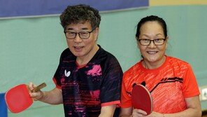 “매일 2시간 넘게 탁구 함께 치며 부부의 정 쌓아요”[양종구의 100세 시대 건강법]