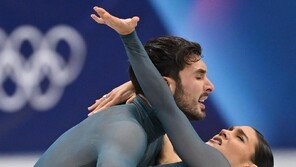 프랑스 아이스댄스팀 혼신의 ‘金연기’