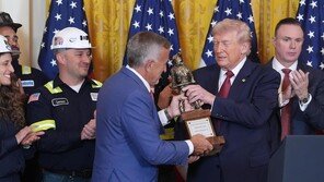 트럼프 “韓에 석탄 수출 늘릴 무역합의”… 韓 “팩트시트 없는 내용”