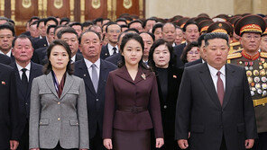 13세 김주애… 국정원 “北 후계 내정 단계”